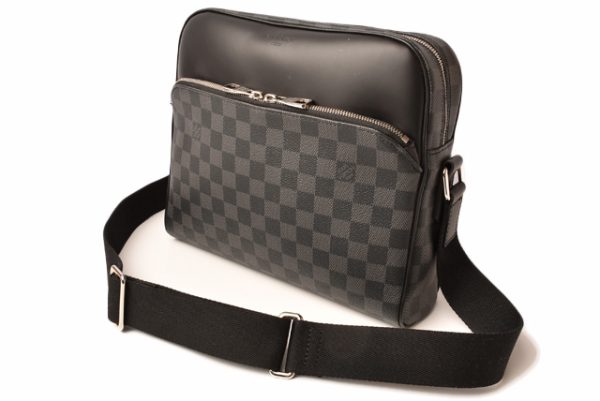 l 19 0024 3 Louis Vuitton Shoulder Bag Dayton PM Damier Graphite