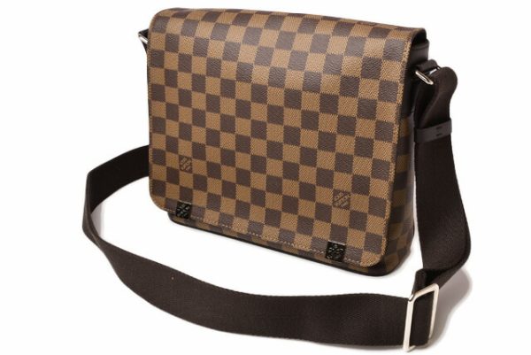 l 19 0058 3 Louis Vuitton Shoulder Bag District PM NM Damier