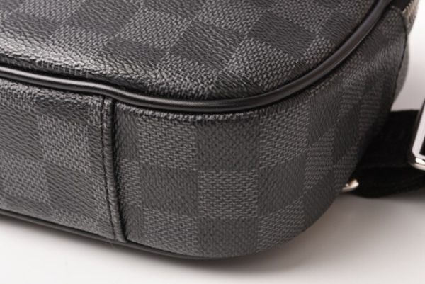 l 19 0066 8 Louis Vuitton Shoulder Bag Umbraer Damier Graphite