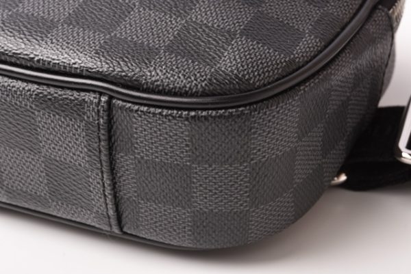 l 19 0066 8 Louis Vuitton Umbraer Shoulder Bag Damier Graphite