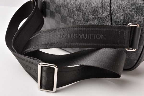 l 19 0066 9 Louis Vuitton Shoulder Bag Umbraer Damier Graphite