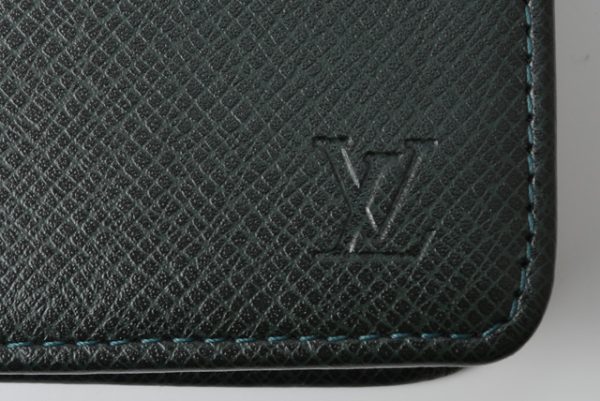 l 19 0092 3 Louis Vuitton Porte Vier Monet Zip Wallet Taiga Wallet