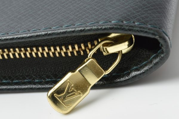 l 19 0092 5 Louis Vuitton Porte Vier Monet Zip Wallet Taiga Wallet