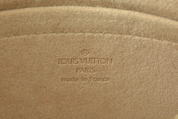 l 19 0107 10 Louis Vuitton Pochette Mila MM Monogram