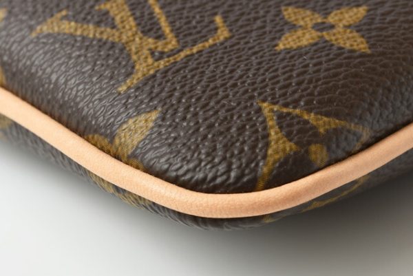 l 19 0107 7 Louis Vuitton Pochette Mila MM Monogram