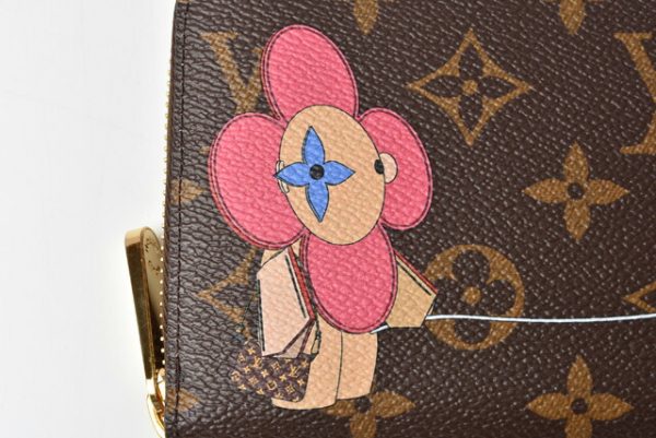 l 19 0113 4 Louis Vuitton Zippy Long Vivienne Wallet