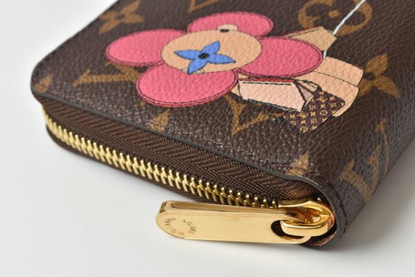 l 19 0113 9 Louis Vuitton Zippy Long Vivienne Wallet