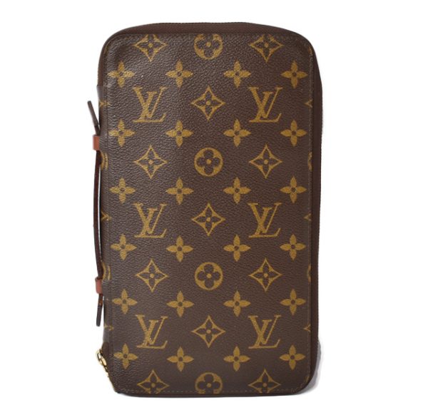 l 19 0114 1 Louis Vuitton Case Monogram Posh Escapade