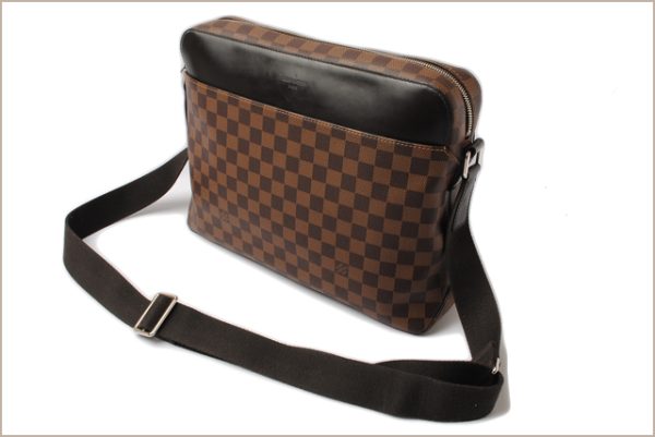 lv 16 001 3 Louis Vuitton Jake Messenger MM Damier Shoulder Bag Brown