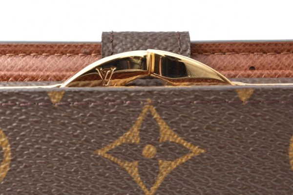 lv 201008 12 4 Louis Vuitton Viennois Wallet Monogram