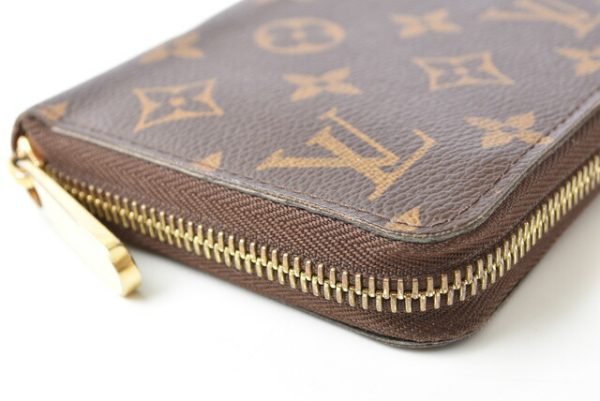 lv 201008 16 12 Louis Vuitton Zippy Wallet Monogram