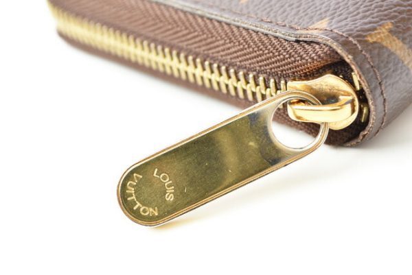 lv 201008 16 4 Louis Vuitton Zippy Wallet Monogram