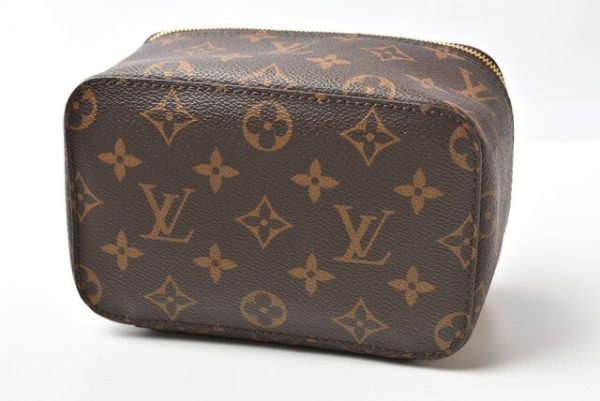 lv 201011 25 6 Louis Vuitton Monogram Pouch