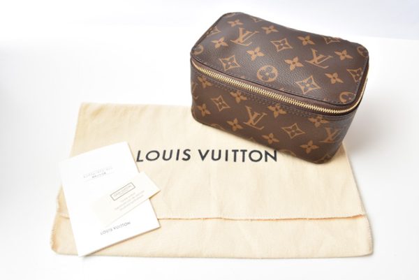 lv 201011 25 7 Louis Vuitton Monogram Pouch