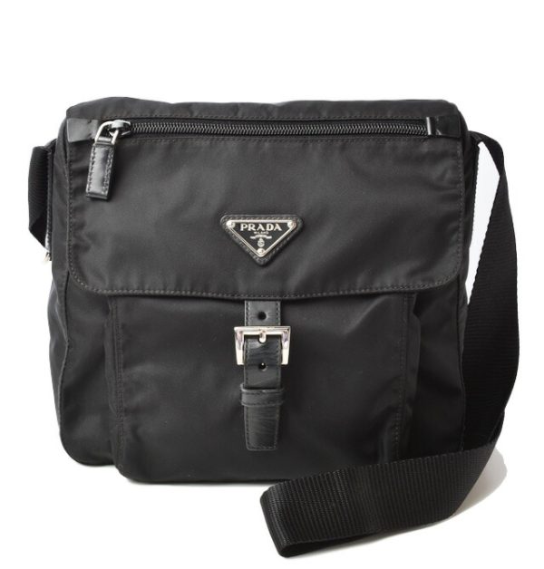 m 210810 09 p 1 Prada Body Bag Tessuto Nero