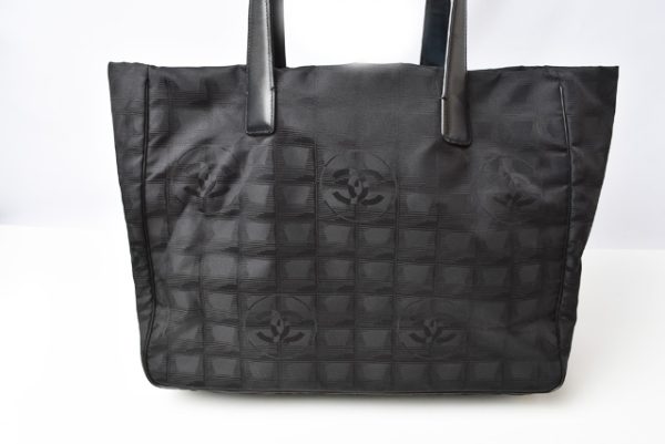 m 210810 65 ch 3 CHANEL Tote Bag Line Nylon Black