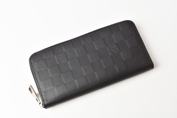 m 210810 69 lv 2 Louis Vuitton Long Wallet Zippy Wallet Vasco Damier Infini