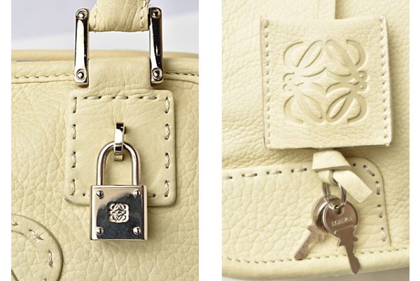 m21091b 37 lo 4 Loewe Mini Bag Anagram Cream