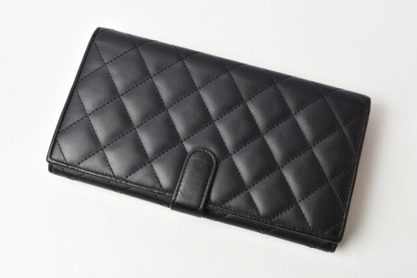 m211010 19 ch 2 CHANEL Long Wallet Cambon Line Black