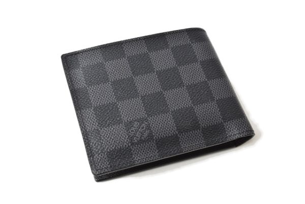 m211010 32 lv 2 Louis Vuitton Marco Wallet BifDamier Graphite