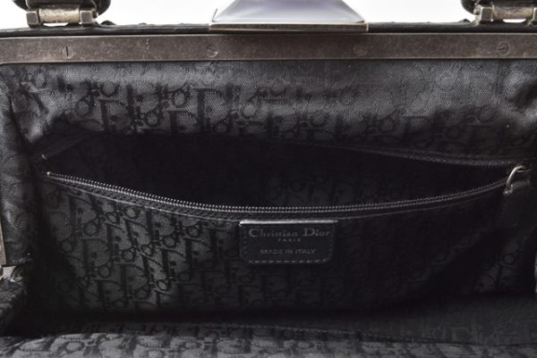 m211010 33 d 10 Christian Dior Handbag Black