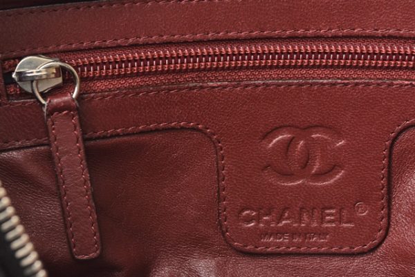 m211110 10 ch 10 CHANEL Shoulder Bag Black Bordeaux