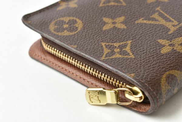 m211110 24 lv 7 Louis Vuitton Monogram Panda Zippy Wallet