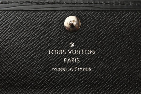 m211210 14 lv 4 Louis Vuitton 6 Key Case Epi Noir