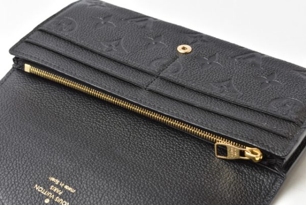 m211210 17 lv 9 Louis Vuitton Portefeuille Sarah Monogram Empreinte Noir