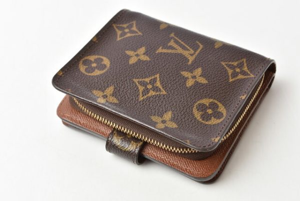 m211210 18 lv 2 Louis Vuitton Folding Wallet Monogram