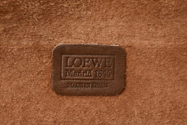 m211210 26 lo 3 Loewe Clutch Pouch Beige Brown