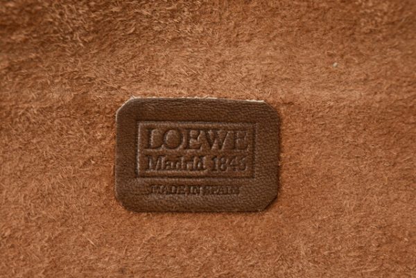 m211210 26 lo 3 Loewe Clutch Pouch Beige Brown