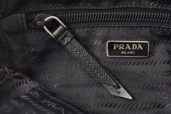 m211210 32 p 4 Prada Pouch Accessory Case Tessuto Nylon Black