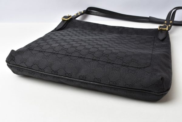 m211210 53 g 7 Gucci Messenger Bag GG Black