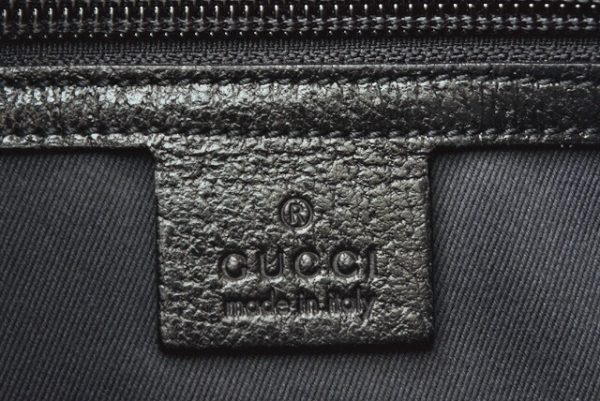 m211210 53 g 9 Gucci Messenger Bag GG Black