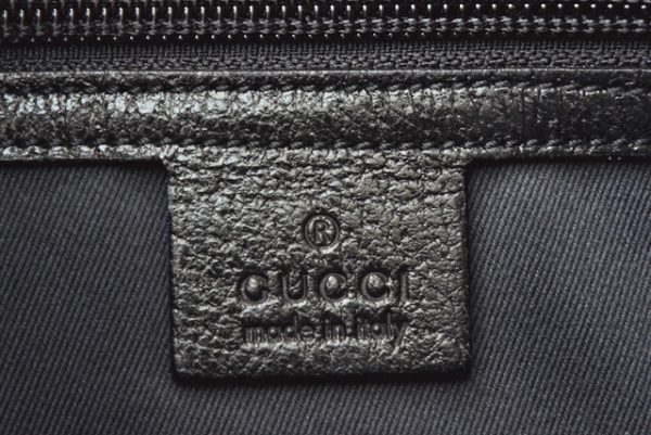 m211210 53 g 9 Gucci Messenger Bag GG Black