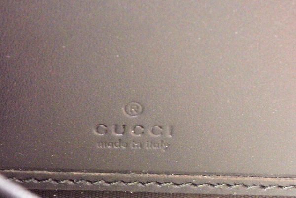 m2201 29 g 7 Gucci Wallet bee GG Supreme Beige