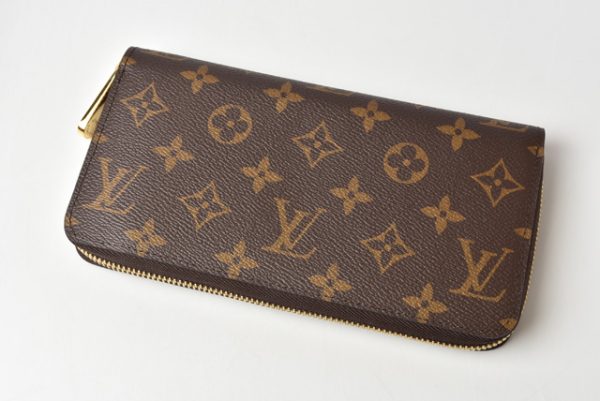 m2203 34 lv 2 Louis Vuitton Zippy Wallet Monogram