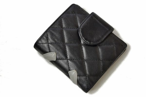 m2204 25 ch 10 Chanel Folding Wallet Cambon Line Black