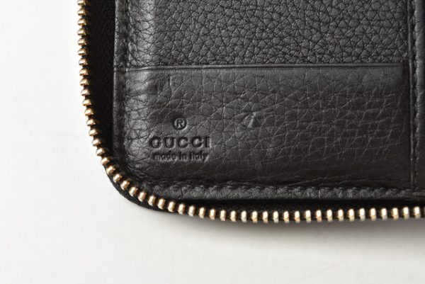 m2204 43 g 5 Gucci Wallet Soho Interlocking G Black