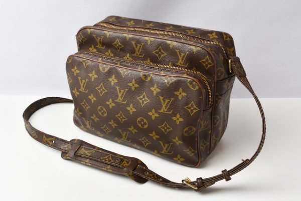 m2207 54 lv 2 Louis Vuitton Shoulder Bag Pochette Nile Monogram