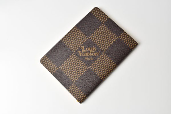 m2209 42 lv 3 Louis Vuitton Cahier Clemence Notebook Damier Brown