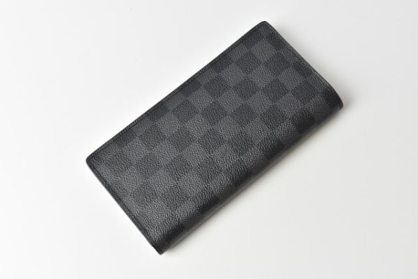 m2210 26 lv 2 Louis Vuitton Brother Wallet Long Damier Graphite