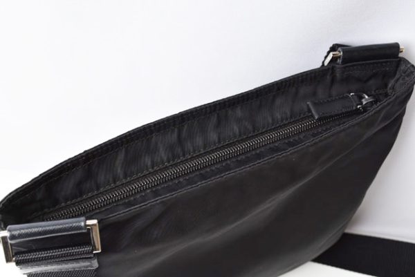 m2210 31 p 5 Prada Messenger Bag Nylon Quilted Nero