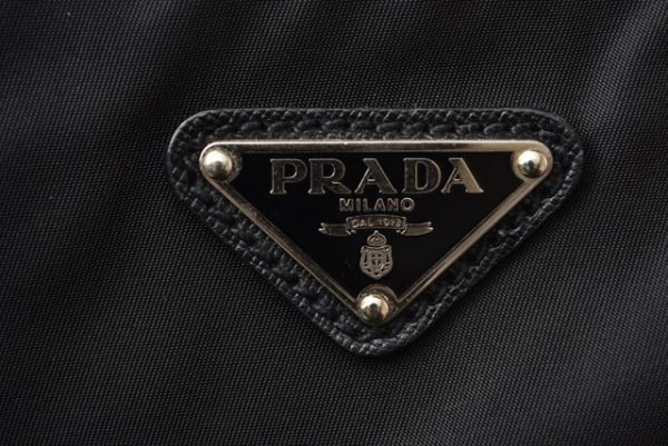 m2210 32 p 2 Prada Messenger Bag Nylon Quilted Nero Black