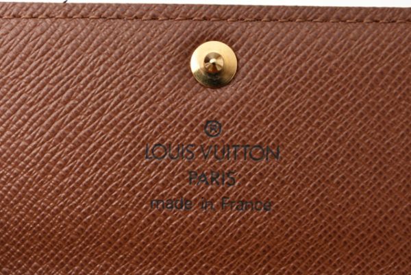 m2211 25 lv 3 Louis Vuitton Key Case Multicle Monogram