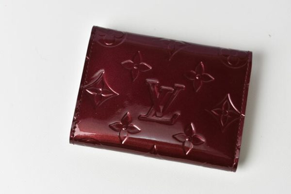 m2211 26 lv 3 Louis Vuitton Card Case Coin Case Vernis Rouge Fauvist