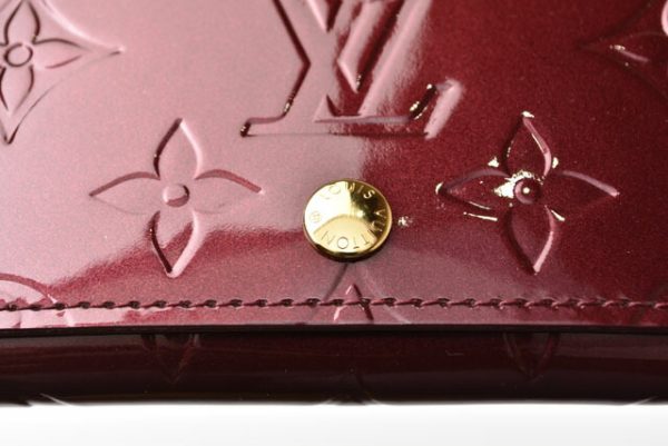 m2211 26 lv 4 Louis Vuitton Card Case Coin Case Vernis Rouge Fauvist