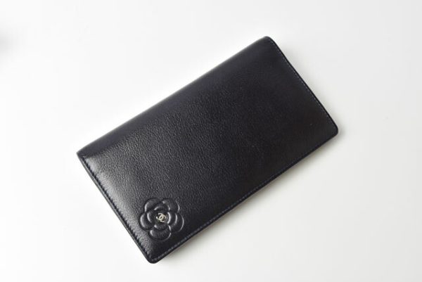 m2211 47 c 3 CHANEL Long Wallet Camellia Blue