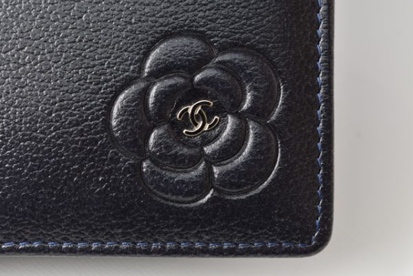 m2211 47 c 4 Chanel Long Wallet Blue Camellia Flower Motif